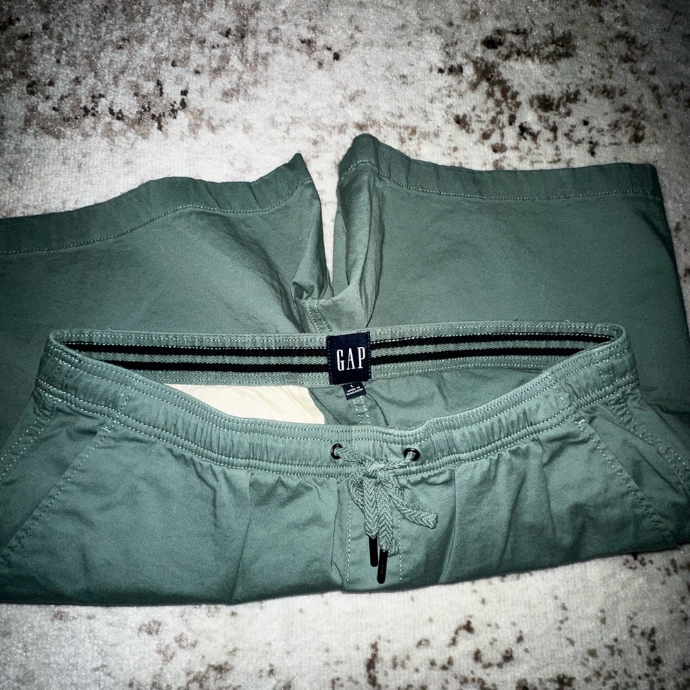 Gap Drawstring Shorts - Picture 3 of 3